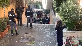 Precipita nel vano ascensore di una clinica a Roma, e' grave