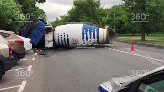 Бетономешалка с уснувшим водителем снесла девять автомобилей на юго‐востоке Москвы