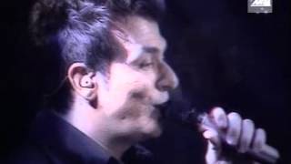 Έκρυψα το πρόσωπό μου - Αντώνης Ρέμος (Live)