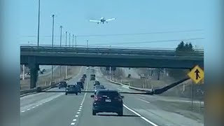 Canada, l'aereo atterra sull'autostrada: la scena è incredibile