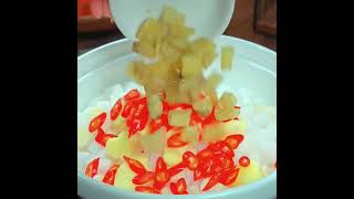 The radish soaked in this way is sour, spicy and refreshing  The more you eat it, the better it tast