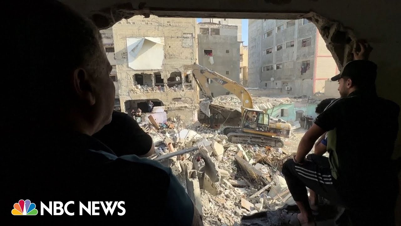 Palestinians Search For Survivors After Airstrike In Khan Younis - YouTube