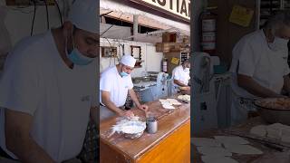 Viejitos hacen PAN CALIENTE y RECIÉN HECHO en su mini local 🥐🥖🍞