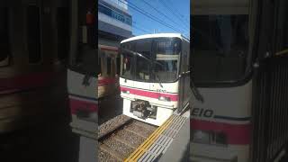 明大前駅｜京王線（京王電鉄8000系電車8724F）下り各停の発車。R4/8（東京都世田谷区・鉄道）KEIO LINE at Meidaimae Station TOKYO, JAPAN TRAIN