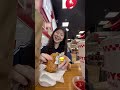 カナダのハンバーガー食べてみた🇨🇦🍔 カナダ留学 カナダ生活 ワーホリ