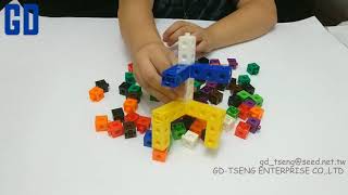 S-7135 ( 2 cm link cubes)