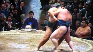 TAKAYASU vs TAKARAFUJI 10th day 1-22-2013  he won  Katsikoshi  (ENGLISH VIDEO CLIP)