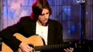 Mike Oldfield plays Taurus 3 in MTV (with Ray Cokes)