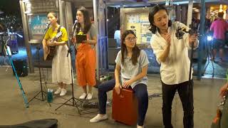 俾面派對 + 偏偏喜歡你 + 大地 + 念親恩  ------- 🎵🎤香港Loop 組合 + 海鷗組合      @尖沙咀 Busking