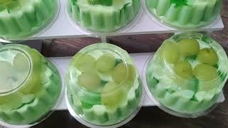 Gelatinas de pistache con limón y uvas encapsuladas