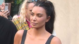 Kim Kardashian BLACKS OUT and Forgets Entire Fan Experience