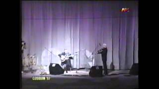 ANTONIO AGRI Y CACHO TIRAO Argentina interpretando LOS MAREADOS en Cosquin 1997