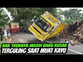 Truk Muatan Kayu Terguling Padahal Baknya Masih Baru Rusak ‼️