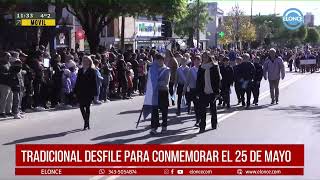 Desfile patrio por el 25 de Mayo en Paraná