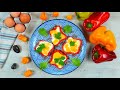 Pepper flowers with egg: a tasty and colorful recipe