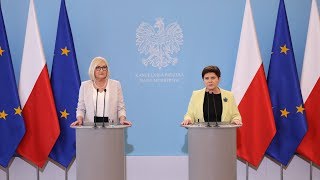 Beata Szydło podczas konferencji na temat porozumienia z nauczycielami