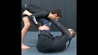 GUARD RETENTION KNEE THROUGH by Lachlan Giles