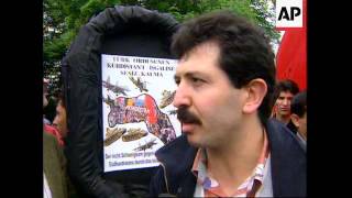 GERMANY: BONN: KURDS PROTEST OUTSIDE US EMBASSY