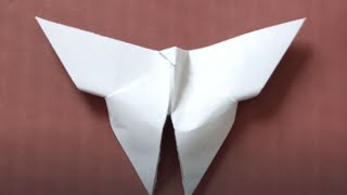 Borboleta de origami com asa pontudas