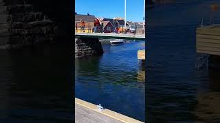 Redningsskøyte og mange andre båter Påskeaften i Kragerø. Rescue boat and other boats in Kragerø.