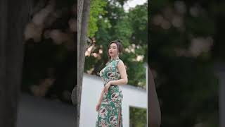 這身材，真是完美身材界的天花板－#旗袍美女 #性感身材 #完美身材