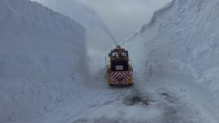 めったに見られない蔵王エコーライン除雪風景2