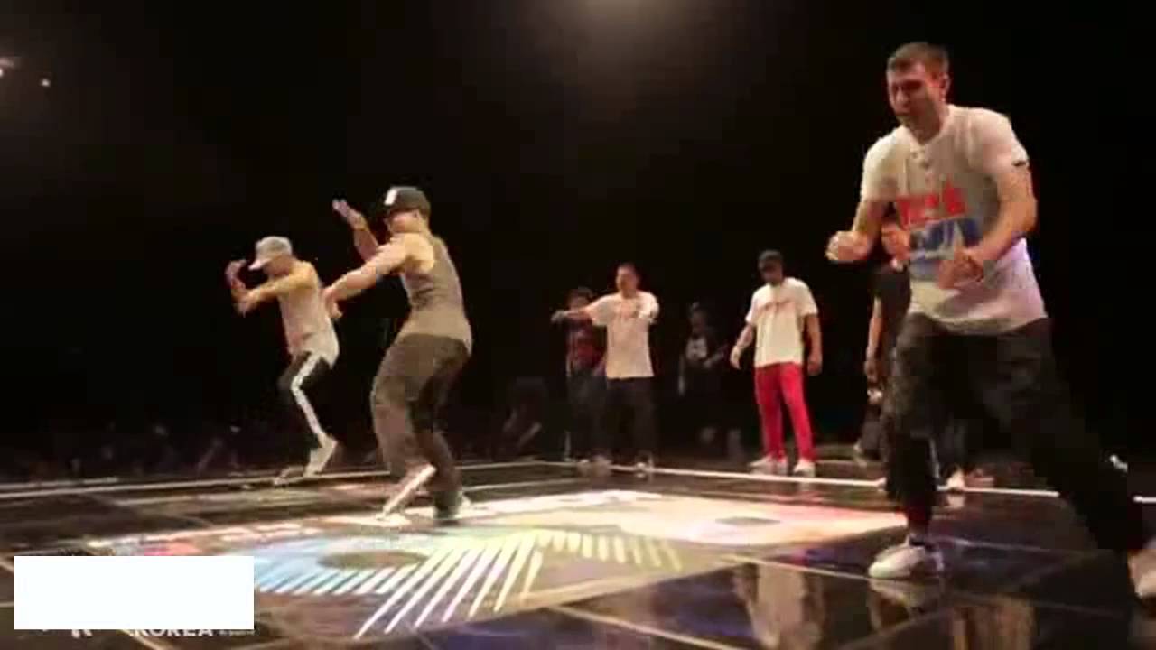 Breakdance Battle - Massive Monkees Vs Jinjo Crew [Part 1] - YouTube