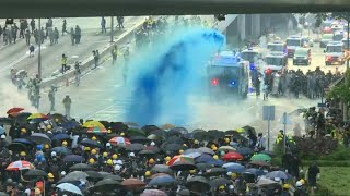 Hongkong: Polizei setzt Tränengas und Wasserwerfer gegen Demonstranten ein | AFP