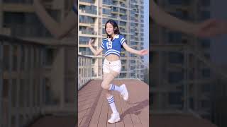 Reform spring breeze 改革春风吹满地 by 欣小萌 Chinese girl (Dance Cover) 宅舞