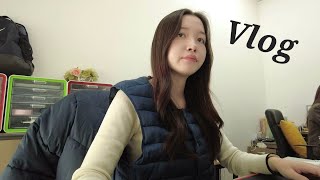 [VLOG] 지극히 평범한 투잡러 자취생 일상브이로그 (고기와 5첩반상 요리하고 버터맥주/오전엔 사무직 저녁엔 편순이 되는 일상)