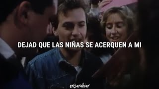 Dejad que las niñas se acerquen a mi - Hombres G [Letra + Video]