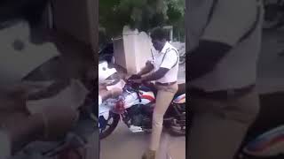 ஒரிஜினல் டிரைவிங் லைசென்ஸ் தர மறுக்கும் போலீஸ்