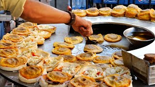 Pakistani Street Food - FAMOUS EGG BURGERS Karachi Pakistan