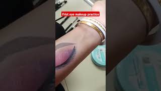 প্রথমবার আই মেকআপ হাতে প্র্যাকটিস করলাম #eyemakeup #makeuptutorial #shorts