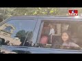 live చిరంజీవి ఇంటికి అల్లు అర్జున్ allu arjun meets at chiranjeevi house hmtv