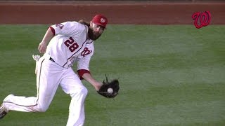 MIA@WSH: Werth slides to snag a fly ball by Dietrich