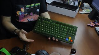 Unboxing an 8bitdo Retro 87 Xbox keyboard!