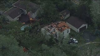 Tornado sweeps through suburban Chicago