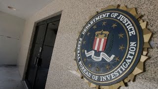 ¿Los inmigrantes corren peligro al reportar crímenes al FBI?