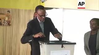 President Kagame votes in referendum