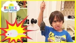 WE FOUND A MOUSE IN OUR PANTRY Ryan prank Daddy RC Rat Gummy Rat Candy EVERYDAY WITH RYAN TOYSREVIEW