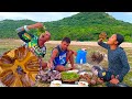 CATCHING AND EATING FRESH SEA GRAPES AND SEA URCHIN