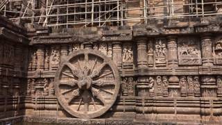 Konarak (Inde, Orissa) –  Temple dédié à Surya, dieu du soleil