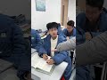 据说老师伸手会有惊喜！ schoollife student teacher