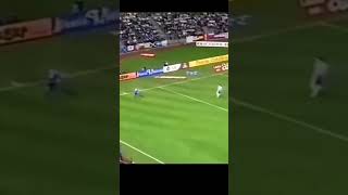 Roberto Carlos kendi attığı gole şaşırıyor#futbol