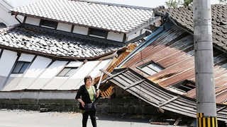 일본 구마모토 강진에 9백여명 사상…아베 \