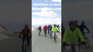 Cycling to Khardungla with students of Secmol