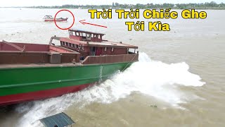 Hạ Thủy Sà Lan 1.200 Tấn. Hoảng Hồn Khi Sà Lan Tự Chạy