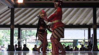 Traditional Javanese Dancing