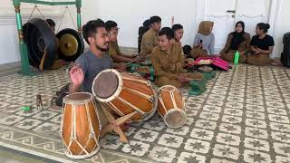 Musik tari gegot (topeng betawi)